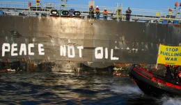 Akcja Greenpeace na Zatoce Gdańskiej. Protest wobec importu rosyjskiej ropy