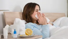Więcej przypadków grypy niż COVID-19