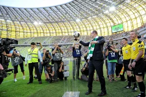 Ultimatum dla zarządcy stadionu. Koncert brytyjskiej gwiazdy języczkiem u wagi?