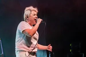 "Już się nie pieszczę" - Maria Peszek w B90. Ojciec artystki gościem specjalnym