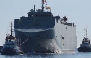 Hiszpański okręt z bronią dla Ukrainy wpłynął do Gdyni