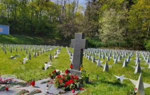 Szukają sprawców dewastacji na cmentarzu Żołnierzy Radzieckich