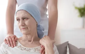 "Pacjenci onkologiczni w trakcie leczenia często czuli się osamotnieni"