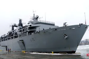 Zwiedź okręt brytyjskiej Royal Navy