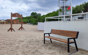 Nowe ławki z widokiem na morze stanęły na gdańskich plażach