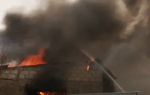 Pożar po wybuchu w warsztacie samochodowym w św. Wojciechu