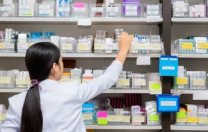 Braki leków w aptekach. Problem z dostępnością antybiotyków i leków na cukrzycę
