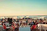 Drinki, burgery, pizza i przekąski. Sprawdzamy, jak wyglądają gdańskie beach bary