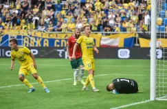 Arka Gdynia - Zagłębie Sosnowiec 0:0. Czerwona kartka też nie pomogła