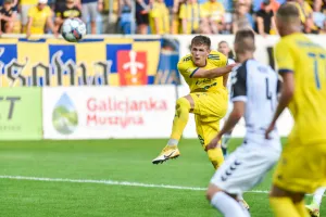 Arka Gdynia - Sandecja Nowy Sącz 1:1. Gol samobójczy w 90 min. zabrał wygraną
