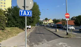 Postoje taxi w dzielnicach. Czy są potrzebne?