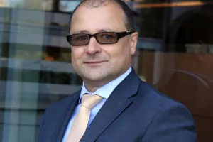 Gdańska Grupa Eurotel wykupuje salony sprzedaży Play