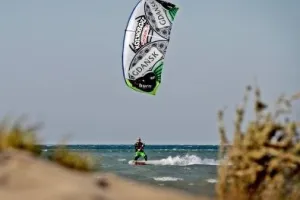 Janek Lisewski ma kłopoty. Trzymamy kciuki za gdańskiego kitesurfera