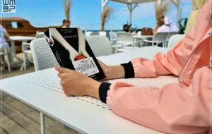 Ponad 1200 książek w bibliotece na plaży. Plażowanie z książką coraz popularniejsze