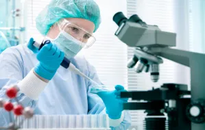 Naukowcy z UG pracują nad szczepionką przeciw rakowi