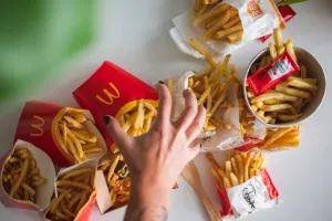 KFC czy McDonald's? Testujemy frytki z fast foodów