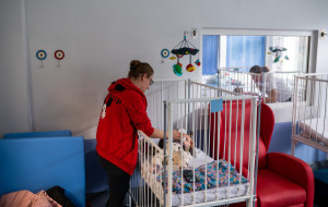 Szpital Dziecięcy z nowym sprzętem dzięki akcji V LO. Finał projektu "Piątka dla piątki"