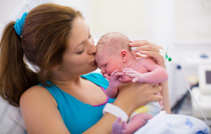 Jak wygląda poród, co powinno być w wyprawce? Wszystko dla przyszłych rodziców na targach