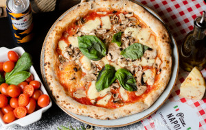Pizza neapolitańska z pieca opalanego drewnem. Ciekawe promocje w gdańskiej pizzerii