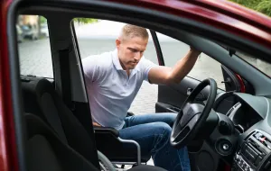Osoby bez rąk i nóg też mogą zdać egzamin na prawo jazdy