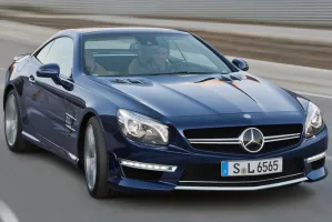 Nowy Mercedes SL. Jak się prezentuje na tle poprzedników?