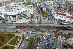 Gołębie uszkodziły estakadę przy Galerii Bałtyckiej