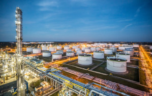 Saudyjczycy mogą sprzedać udziały w rafinerii. Orlen zapewnia o bezpieczeństwie
