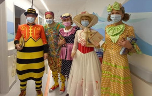 Aktorzy Teatru Muzycznego odwiedzili dzieci w szpitalu