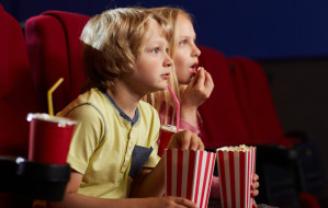Na co wybrać się z dzieckiem do kina i teatru w grudniu? Polecamy najciekawsze wydarzenia