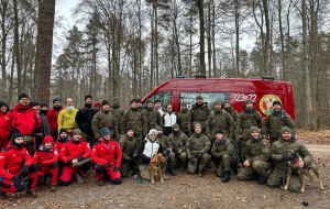 Żołnierze ćwiczyli z psami ratowniczymi w TPK