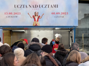 Sanah pod Galerią Bałtycką sprzedawała hot dogi. Nietypowa promocja trasy