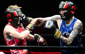 Biznes Boxing Gdańsk: Białe kołnierzyki walczyły dla małych bokserów