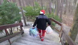 Możesz zostać pomocnikiem św. Mikołaja i pomóc samotnym osobom