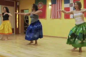 Hawajskie hulanki na parkiecie, czyli jak tańczyć hula