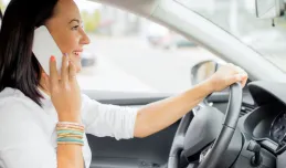 12 punktów karnych za rozmowę przez telefon w czasie jazdy. Dużo czy mało?