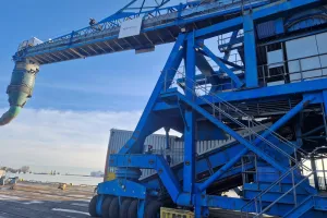 Maszyna o masie 400 ton w OT Port Gdynia