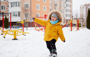Czy w przedszkolach i szkołach jest za ciepło? "Zimowe spacery i drzemki hartują"