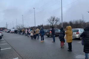 Za czym ta kolejka? Za jedzeniem tańszym o połowę