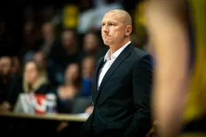 Co Suzuki Arka Gdynia powinna zrobić z trenerem? Radzi Michał Ignerski