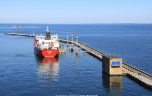 Pierwsza dostawa diesla z USA dla Unimotu przypłynęła do Gdyni
