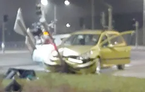 Pijany kierowca chciał skopać policjantów