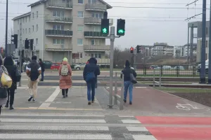 Światła przy przystanku do poprawki?