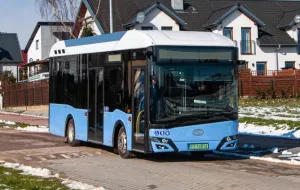 Elektryczny miniautobus na ulicach Gdyni