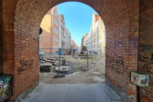 Gdańska uliczka częściowo zamknięta. Trwa kolejny etap remontu