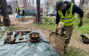 Szczątki radzieckiego czołgu odkopano w Jelitkowie