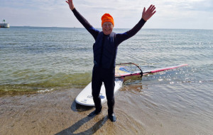 89-latek z Gdyni pobił rekord Guinnessa. Został najstarszym windsurferem na świecie