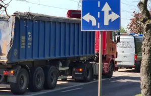 Kontrole ciężarówek wożących zboże lub węgiel bez plandek