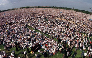24 lata temu papież odprawił mszę na hipodromie dla 700 tys. osob