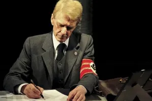Koszmar, który trwa - o "Idąc rakiem" Teatru Miejskiego