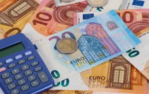 Płaca minimalna w Polsce ok. 800 euro, w Luksemburgu prawie 2,5 tys.